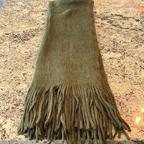 ***SOLD*** Super Soft LARGE Wraps/Scarves - Picture 5 of 5